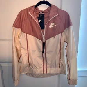 ❌sold❌ NWT NIKE WINDBREAKER / RAINJACKET